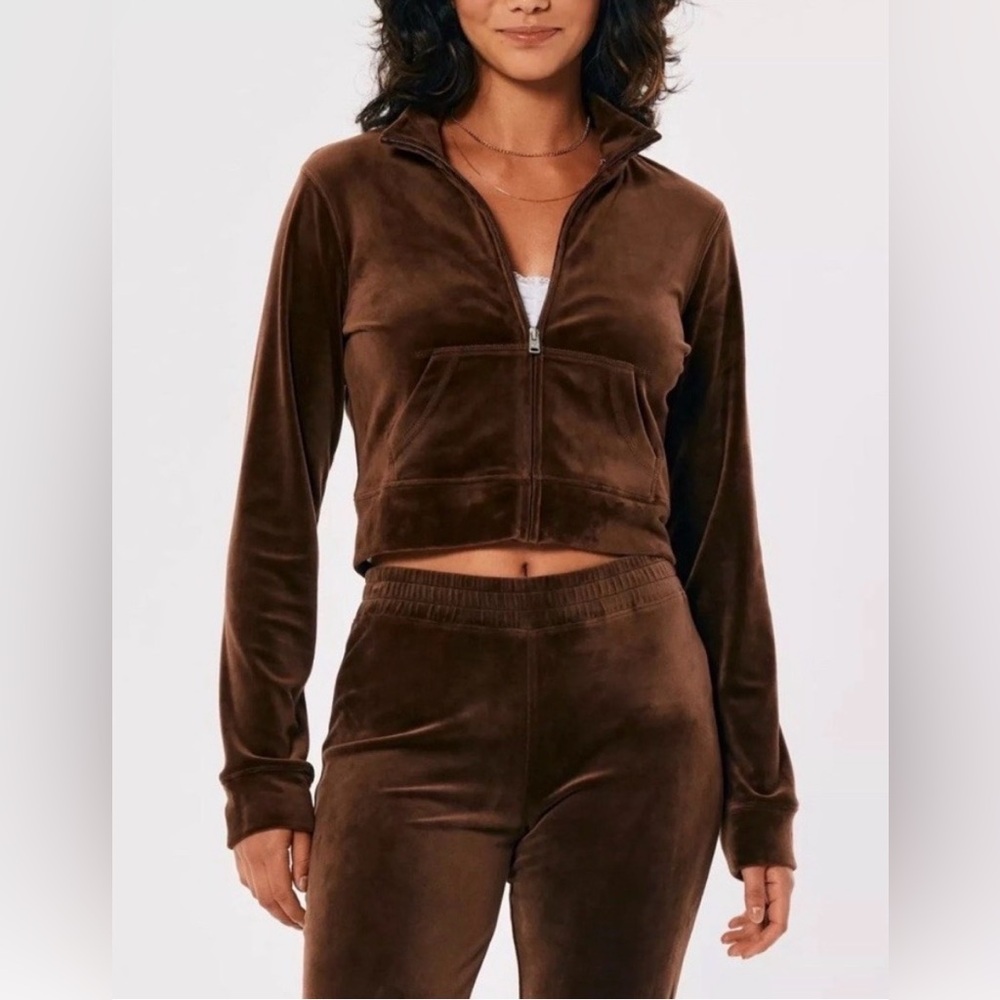 Hollister Cropped Velour Full Zip Sweatshirt - Small